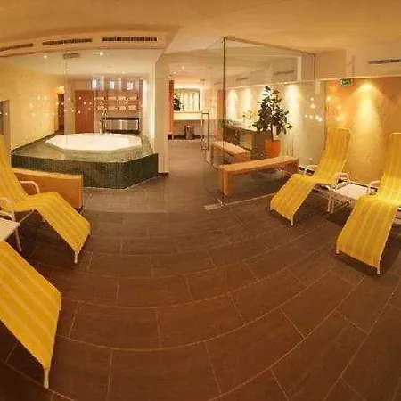Отель Alpinpark 4*